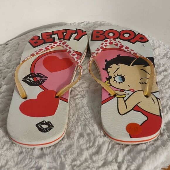 Betty Boop Women's Flip Flops - Picture 1 of 6